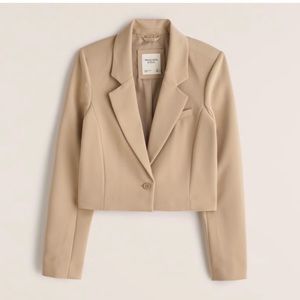 Abercrombie & Fitch cropped blazer